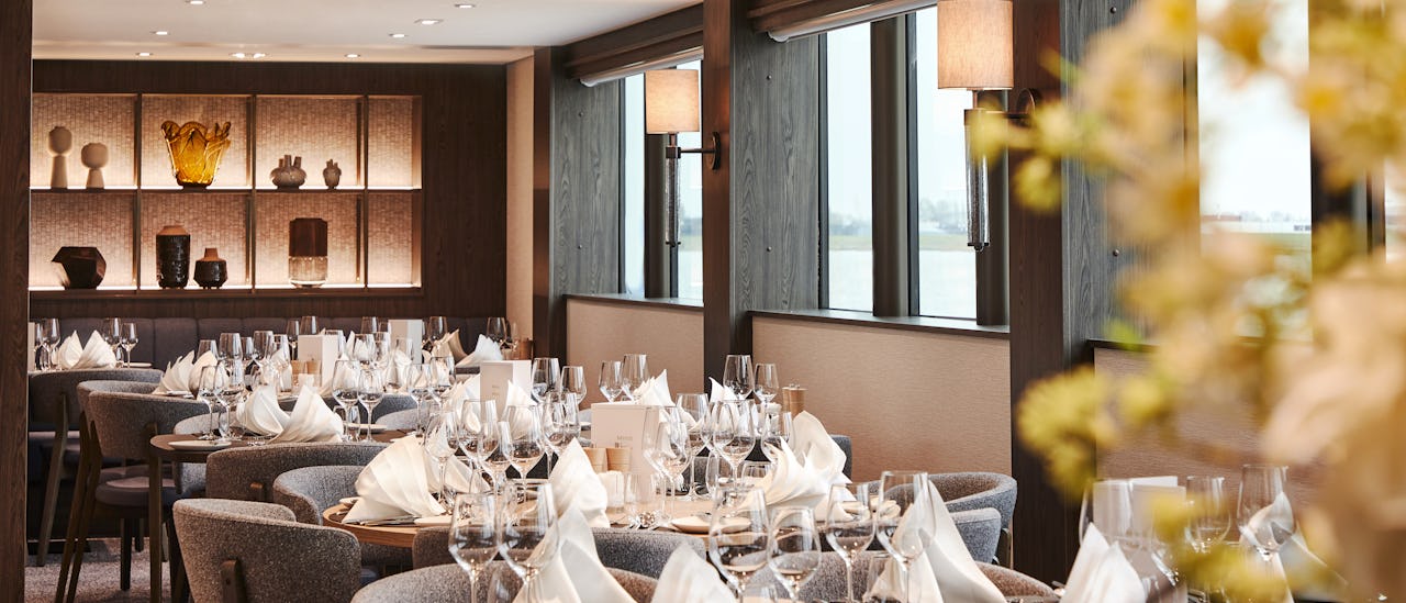 Riverside är VIVA One’s huvudrestaurang