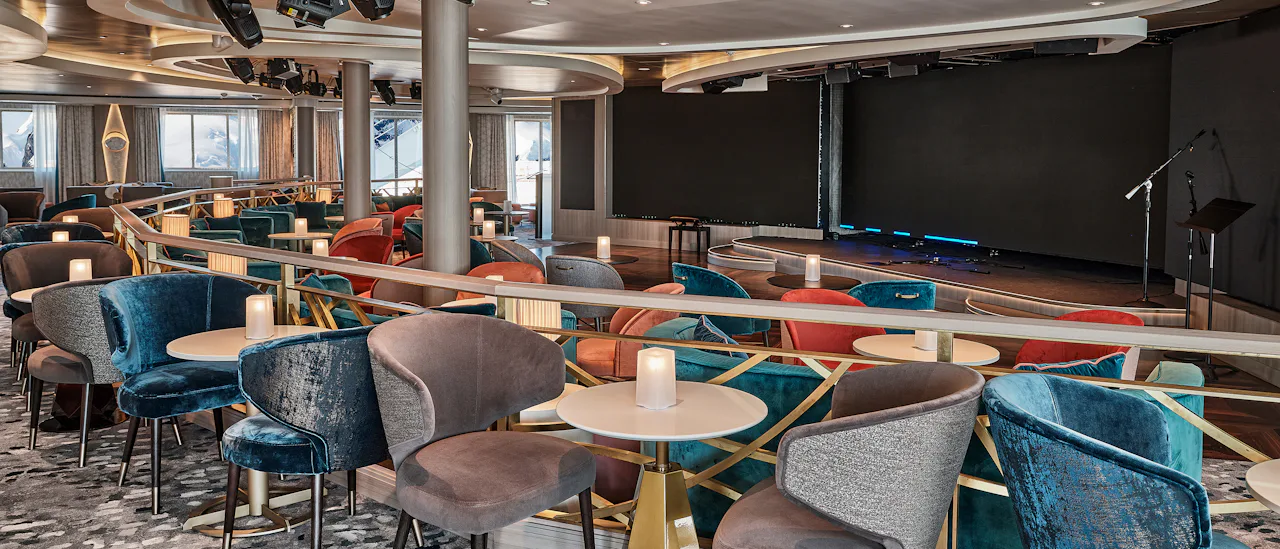 Explorer Lounge är navet ombord för samordning av utflykter i land