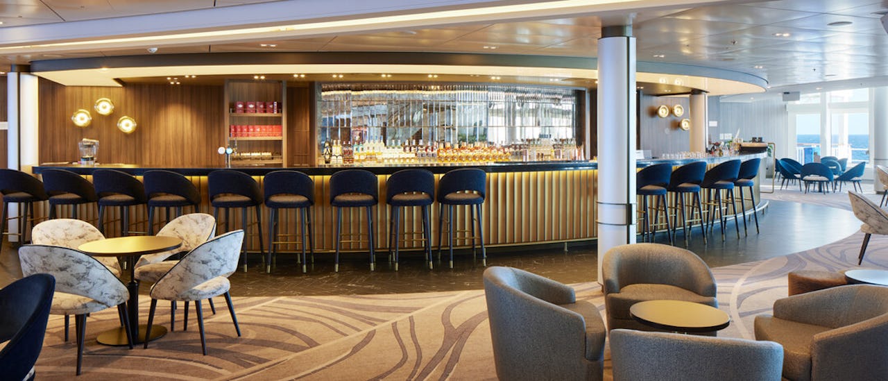 För glamorösa kvällar med exklusivt tillverkade cocktails, är Amber Lounge "the place to be"