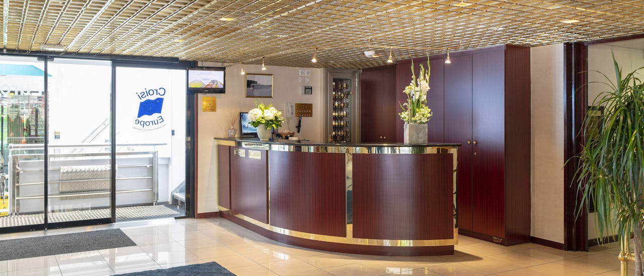 Receptionen är den perfekta platsen att träffa vänner innan utflykter eller för att få annan information