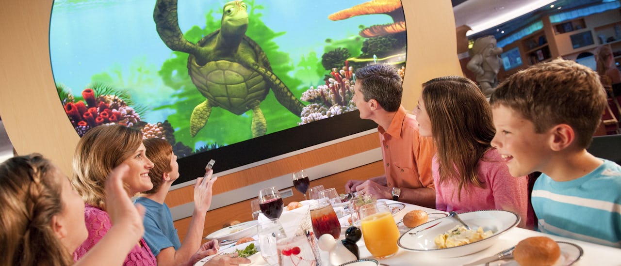 På restaurangen Animatos´s Palate får du en interaktiv middagsshow medan du äter