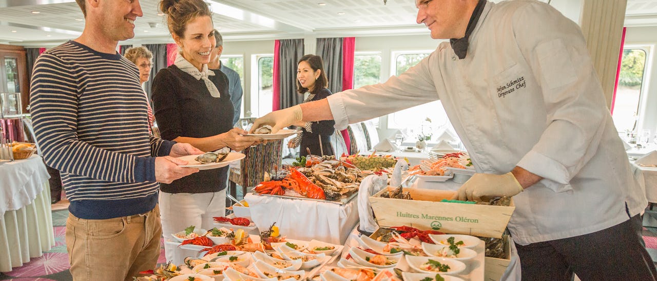 Lyxig skaldjurslunch ombord