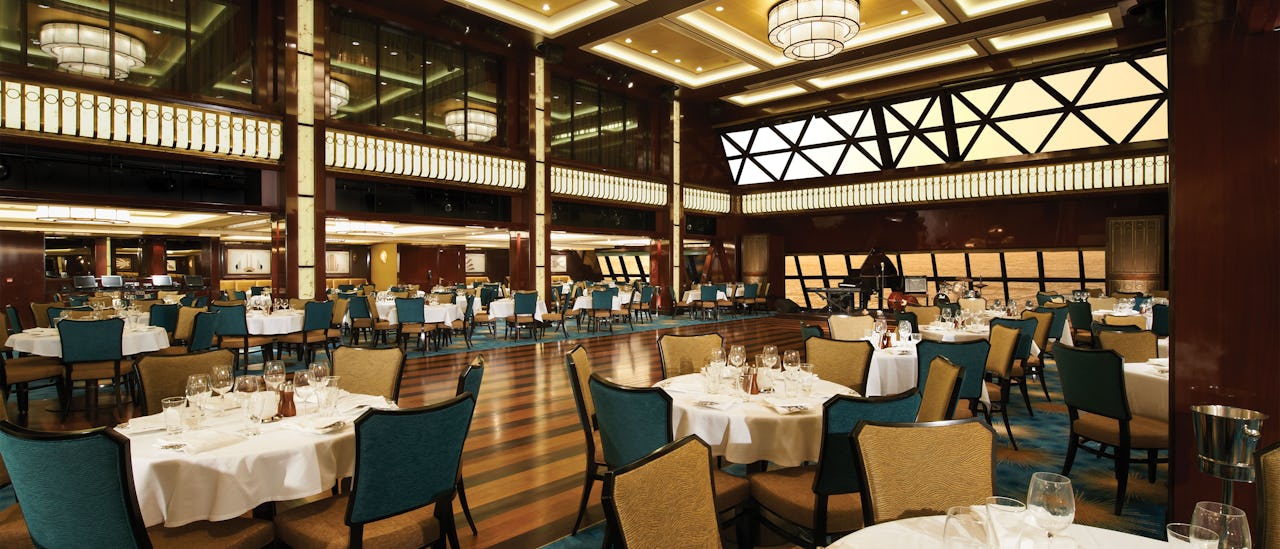 Manhattan Room – en av tre á la carte-matsalar som ingår