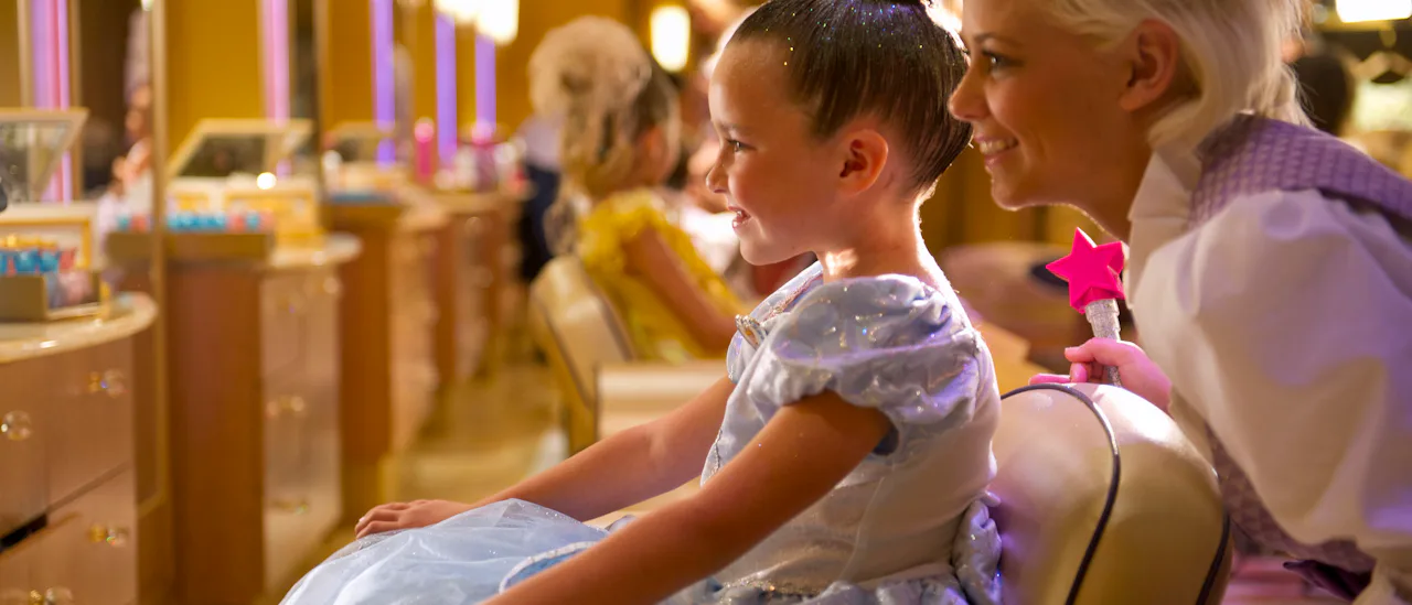 Barnen får en "magisk" makeover i Bibbidi Bobbidi Boutique