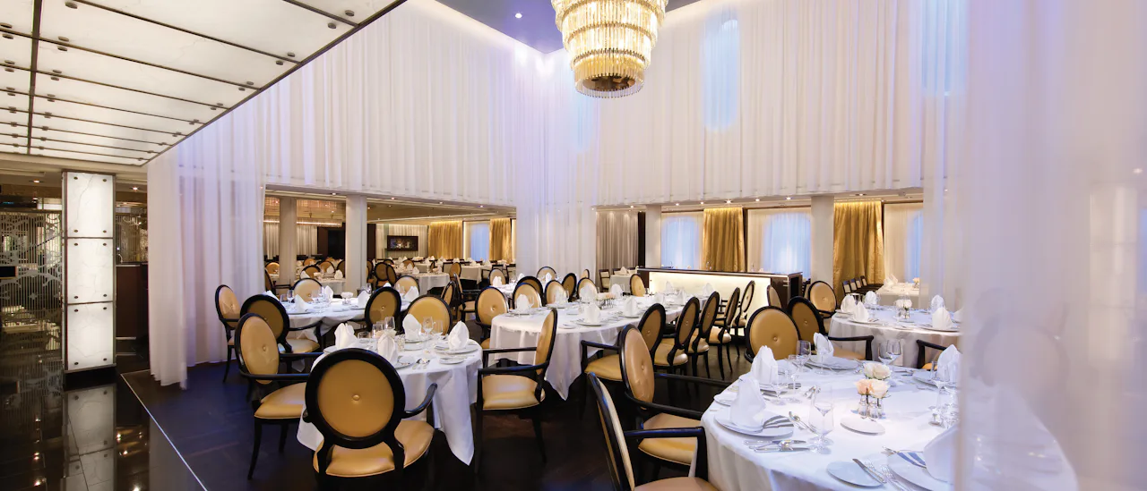 Huvudrestaurangen "The Restaurant"