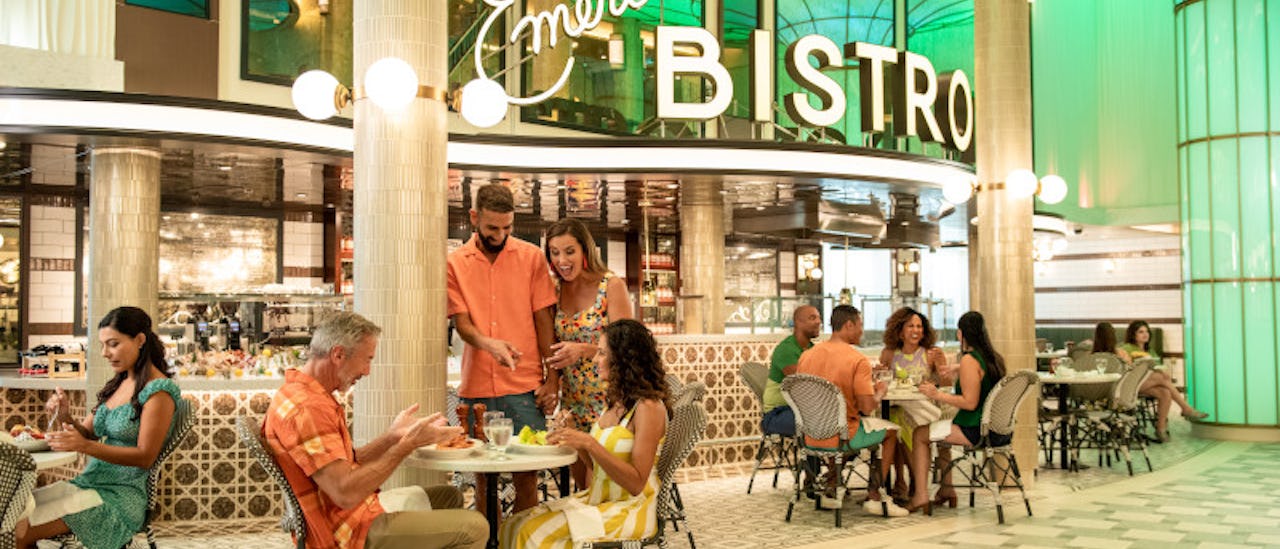 Stekt østers, and og pølse, fersk ceviche og mye mer på Emeril's Bistro!