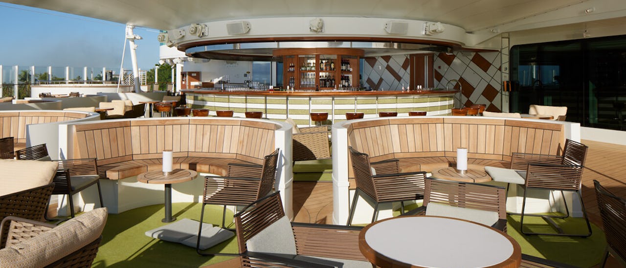 Sunset Bar på deck 8 är det ultimata stället för solnedgångar