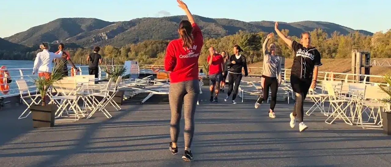Yoga på däcket