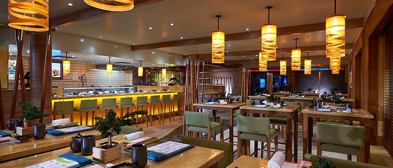 Ät middag runt ett delat bord på Bonsai Teppanyaki