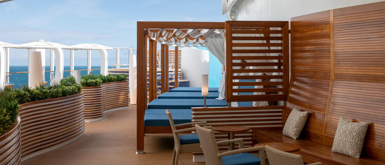 Svalka dig i sjöbrisen och njut av behandlingar från Oasis Spa på The Retreat