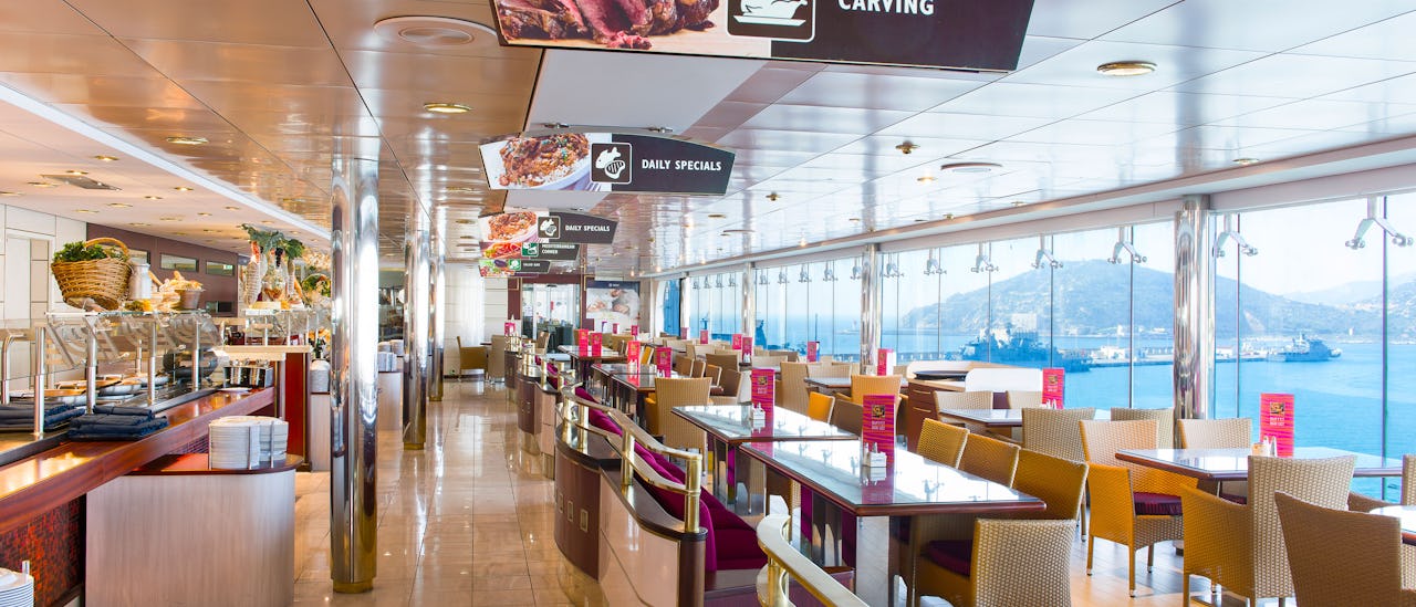 Buffetrestaurangen ingÄr liksom å la carte-servering i huvudrestaurangen