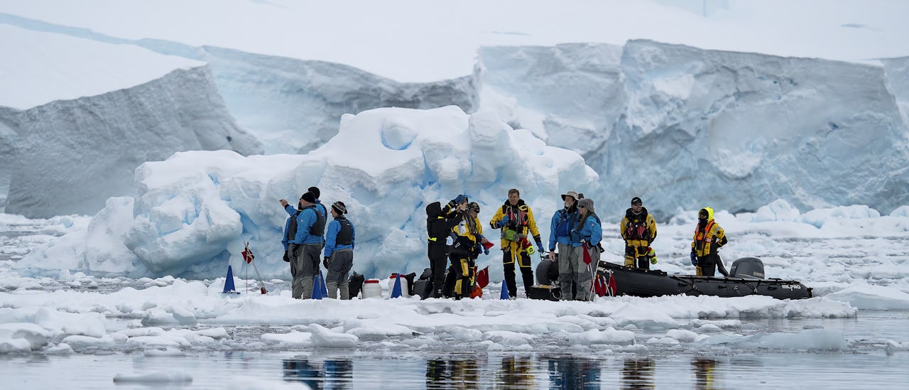 Följ med på utomhusaktiviteter på land