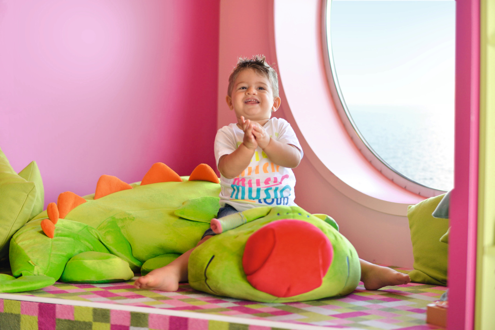I babyrummet kan vuxna och små gäster leka och umgås i en miljö som skapats särskilt för dem