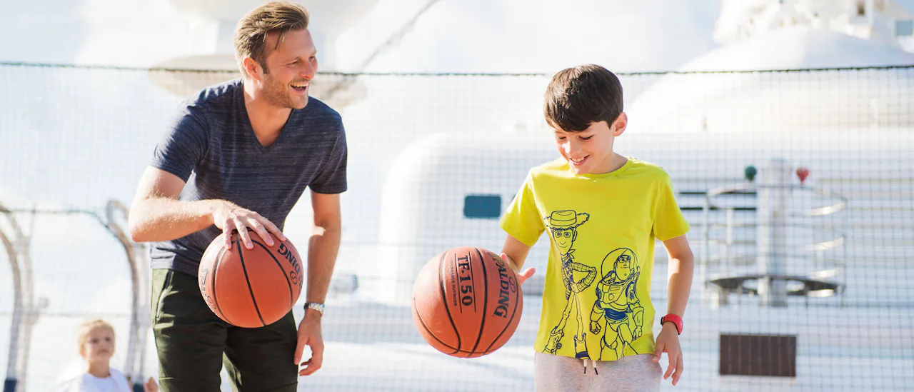 Spela basket eller volleyboll på Wide World of Sports Deck