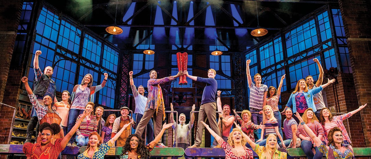 Huvudattraktionen i teatern är en 90 minuter lång och påkostad uppsättning av musikalen Kinky Boots.