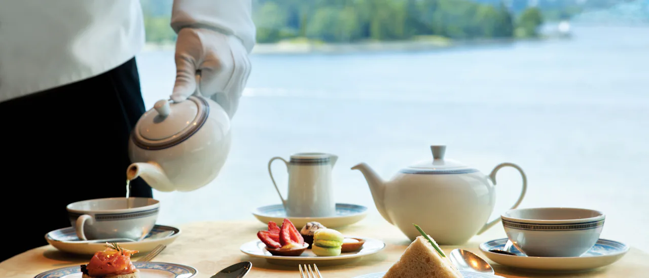 Dagtid serveras afternoon tea på Horizons. Kvällstid bjuds det på livemusik ...