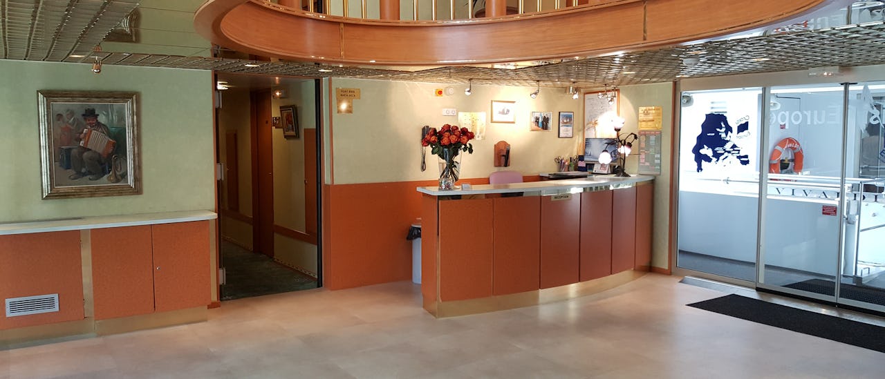 Receptionen är en perfekt plats att träffa vänner innan utflykter eller för att fråga personalen om all information du behöver ombord