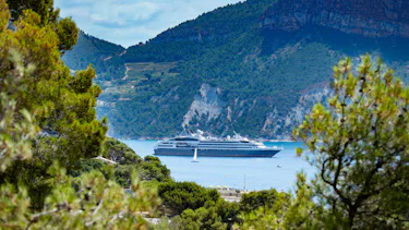Le Dumont-d´Urville, Medelhavet
