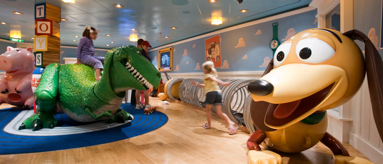 Barnklubbar med Disney-tema ingår