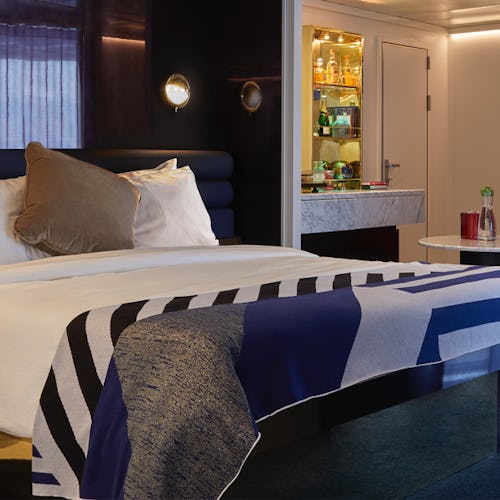 Rockstar Quarters: Cheeky Corner Suite