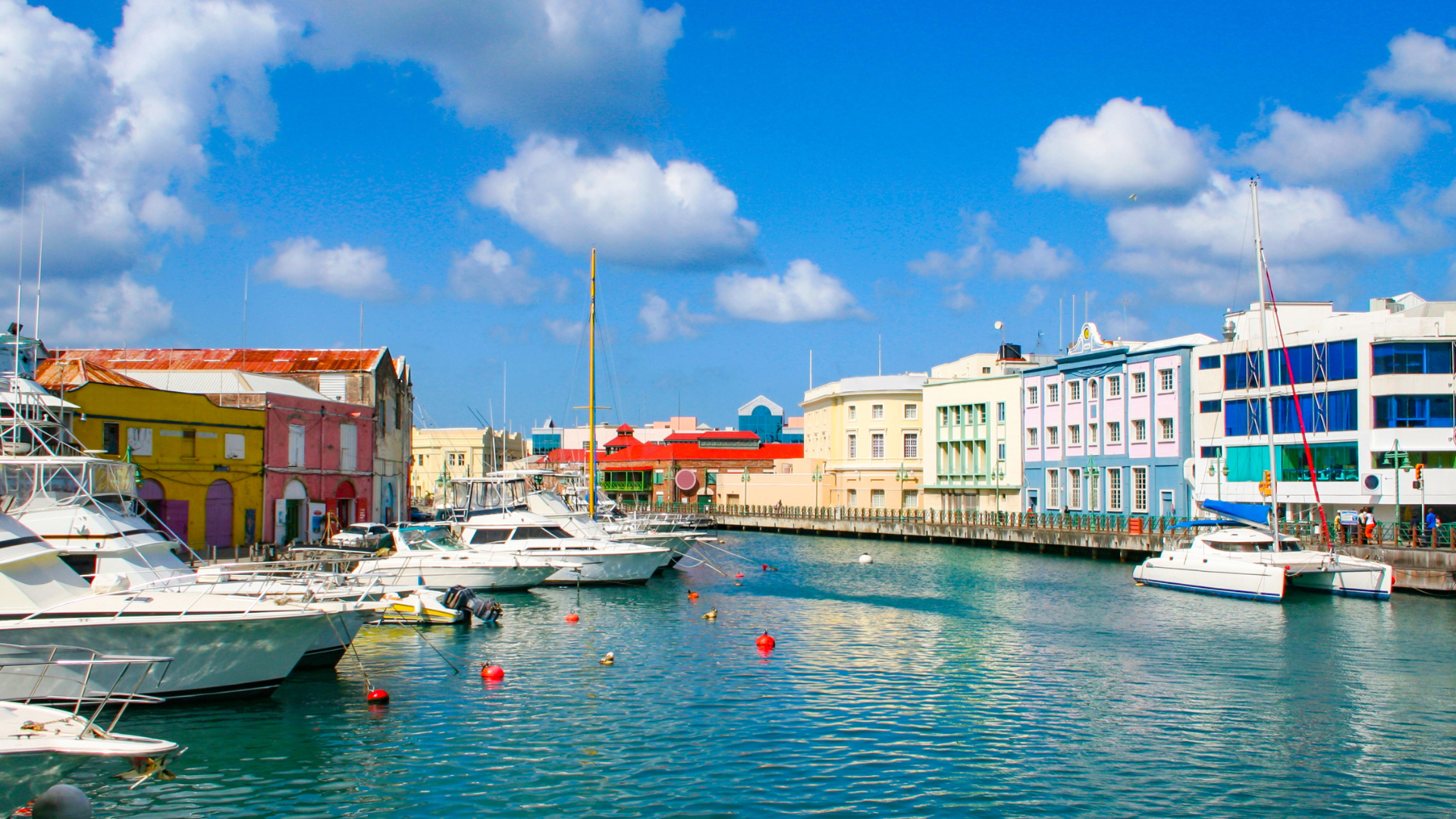 Liten båthamn på Barbados