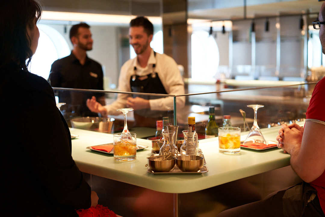 Bespoke cocktail klass ombord Virgin Voyagers