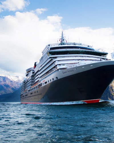 Klassiska Cunard längs med Kanadas kust